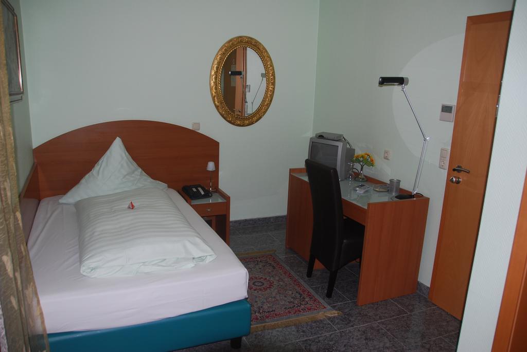 Hotel&Restaurant Garda Darmstadt Chambre photo